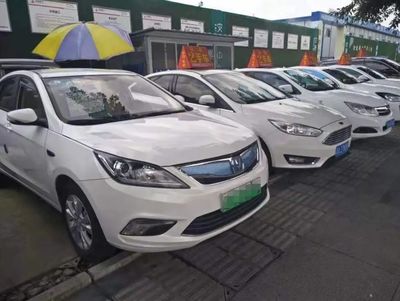 冰火兩重天 新能源新車銷量火爆與二手車市場(chǎng)遇冷的背后