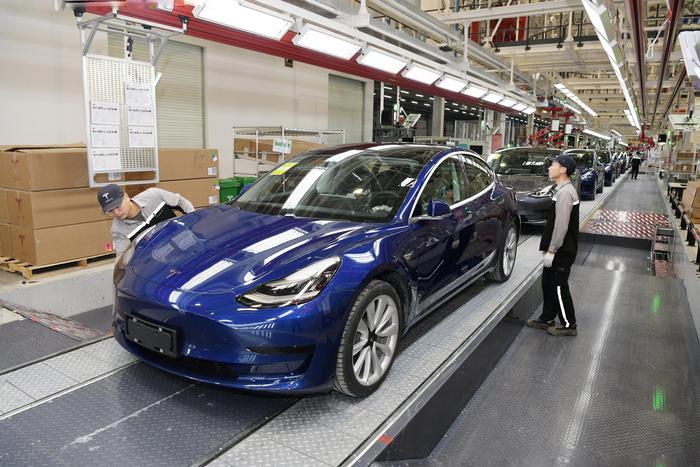 特斯拉上海超級(jí)工廠迎中國領(lǐng)導(dǎo)視察，馬斯克盛贊“上海速度”助力新能源汽車銷售